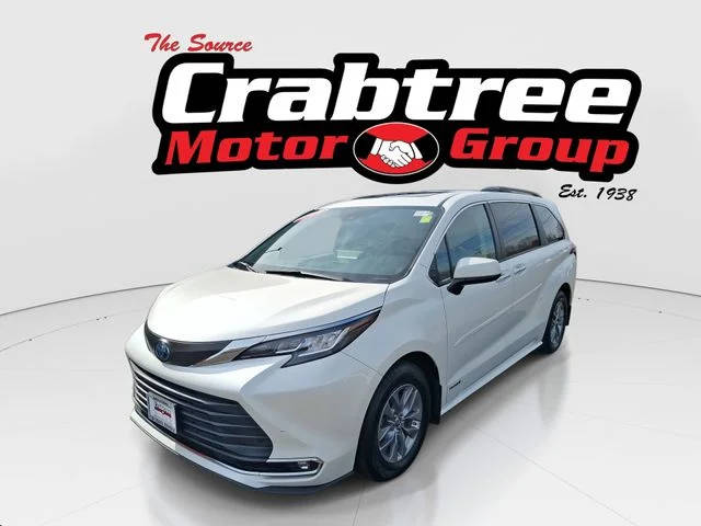 2021 Toyota Sienna XLE FWD photo