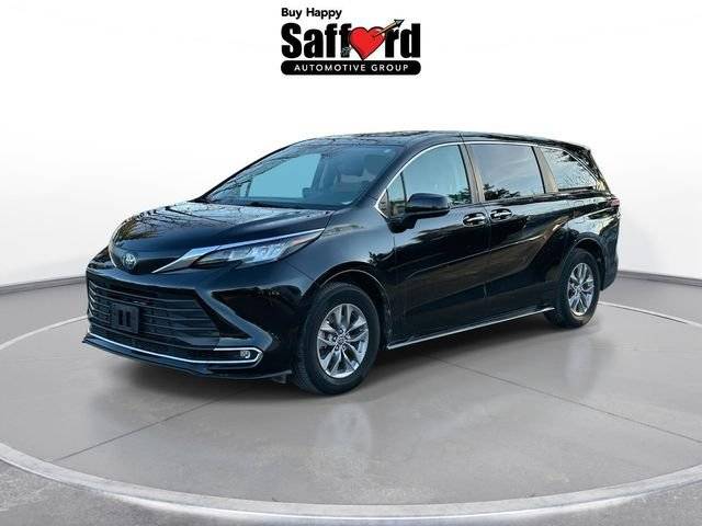2022 Toyota Sienna XLE FWD photo