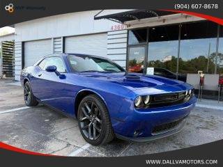 2022 Dodge Challenger SXT RWD photo