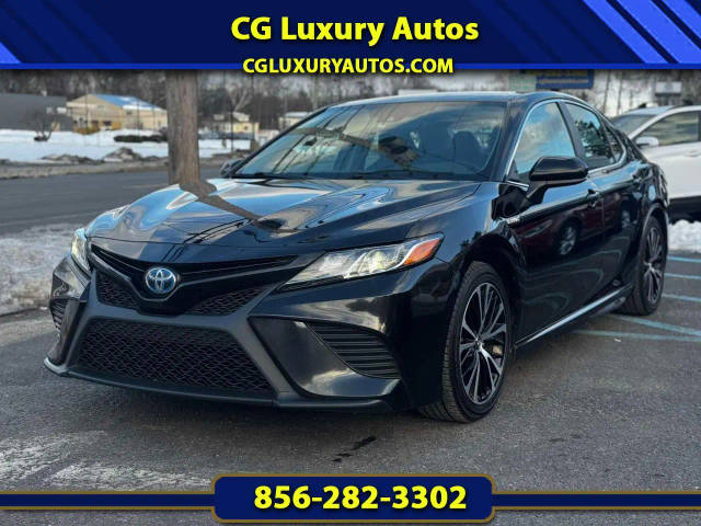 2019 Toyota Camry Hybrid SE FWD photo