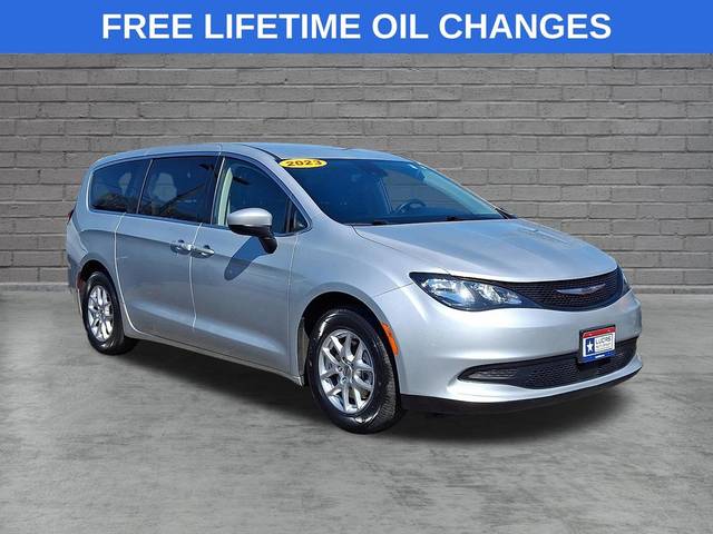 2023 Chrysler Voyager LX FWD photo