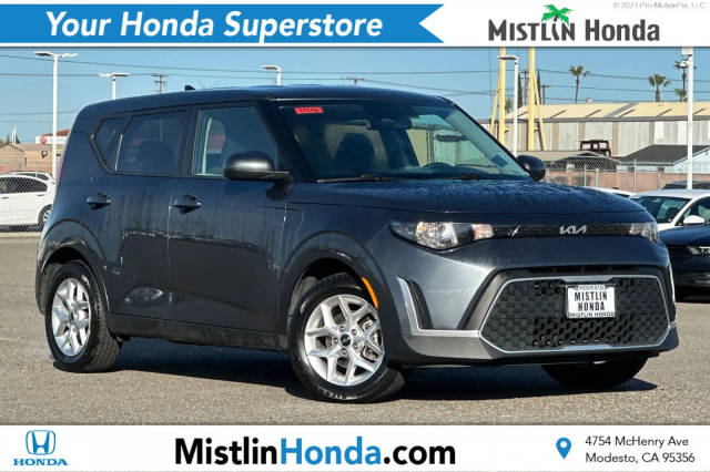 2023 Kia Soul LX FWD photo