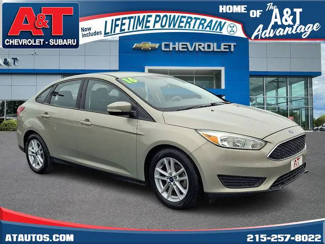 2016 Ford Focus SE FWD photo