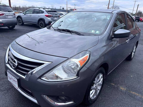 2018 Nissan Versa SV FWD photo
