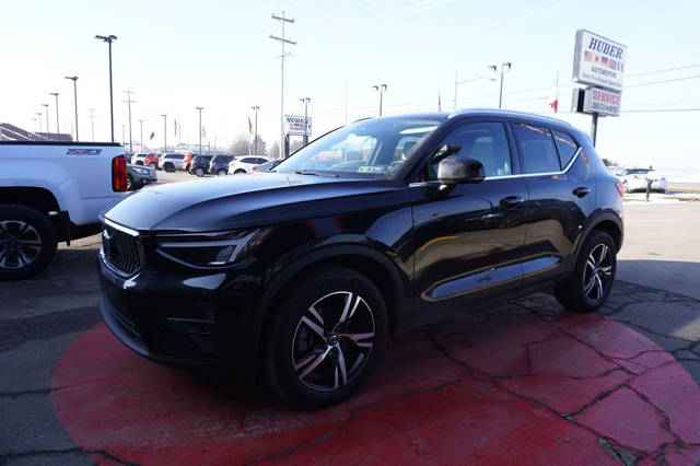 2023 Volvo XC40 Plus Bright Theme AWD photo