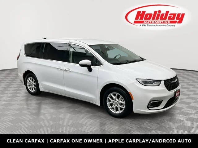 2023 Chrysler Pacifica Minivan Touring L FWD photo