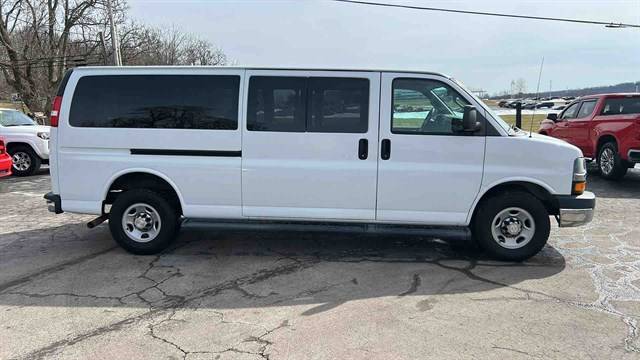 2019 Chevrolet Express LT RWD photo