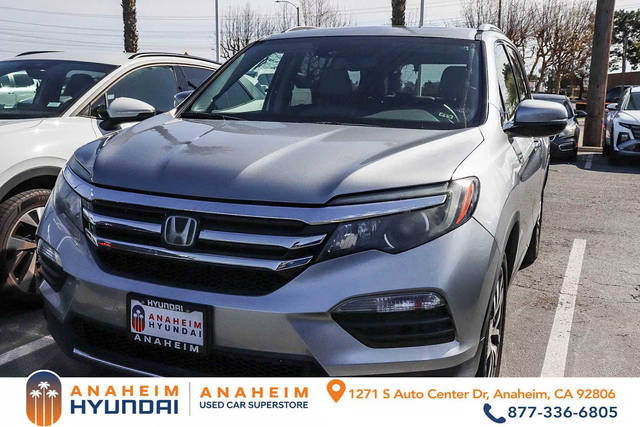 2017 Honda Pilot Touring FWD photo