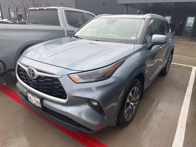 2022 Toyota Highlander XLE AWD photo