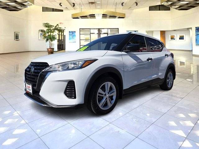 2021 Nissan Kicks S FWD photo