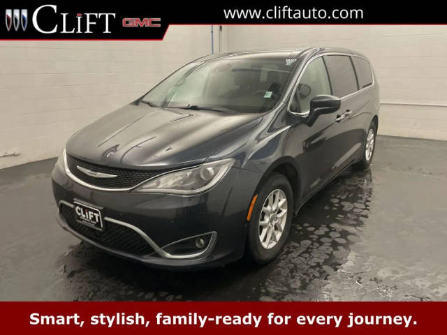 2020 Chrysler Pacifica Minivan Touring FWD photo