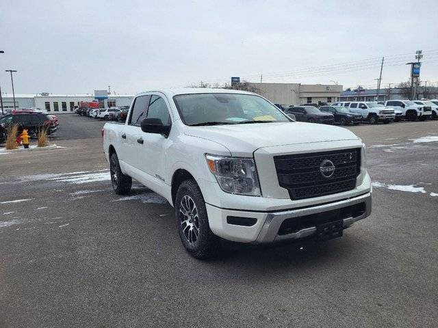 2023 Nissan Titan SV 4WD photo