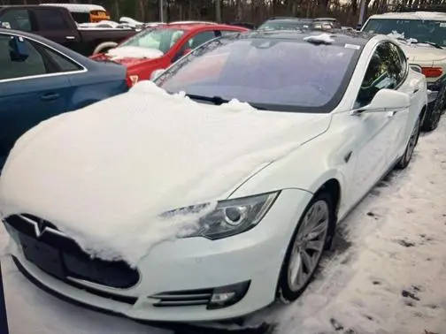 2015 Tesla Model S 70D AWD photo