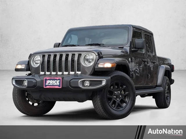 2023 Jeep Gladiator Overland 4WD photo