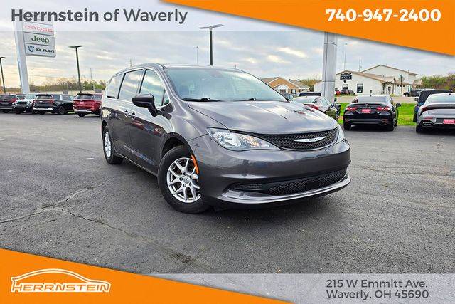 2023 Chrysler Voyager LX FWD photo