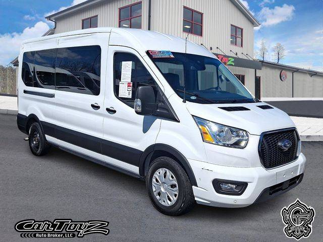2021 Ford Transit Passenger Wagon XL RWD photo