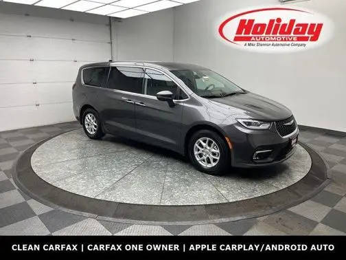 2023 Chrysler Pacifica Minivan Touring L FWD photo