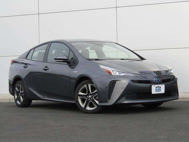 2021 Toyota Prius L Eco FWD photo