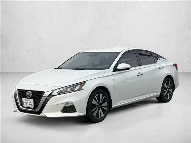 2021 Nissan Altima 2.5 SV FWD photo