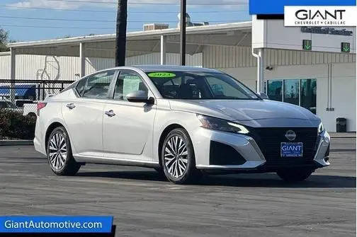 2023 Nissan Altima 2.5 SV FWD photo
