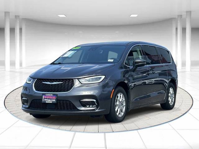 2023 Chrysler Pacifica Minivan Touring L FWD photo