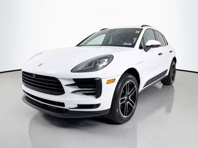 2021 Porsche Macan  AWD photo