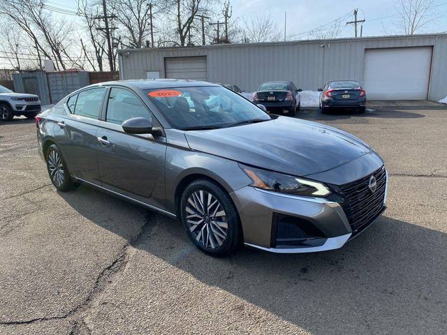 2023 Nissan Altima 2.5 SV FWD photo