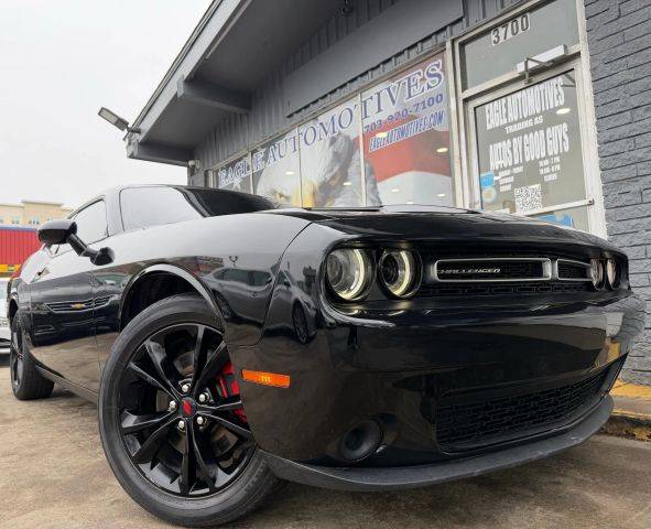 2021 Dodge Challenger SXT AWD photo