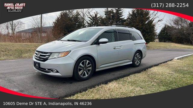 2015 Honda Odyssey Touring FWD photo