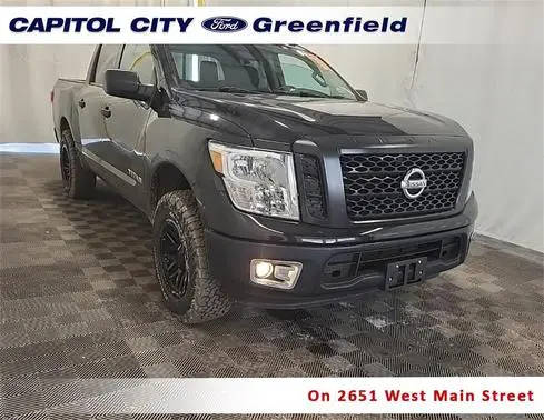 2019 Nissan Titan S 4WD photo