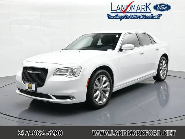 2022 Chrysler 300 Touring AWD photo
