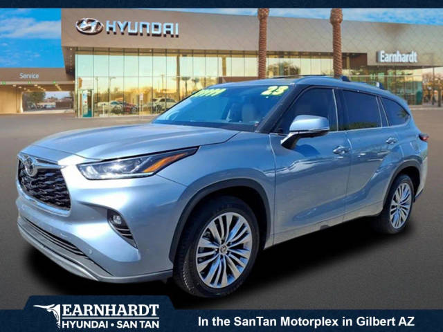 2023 Toyota Highlander Platinum FWD photo