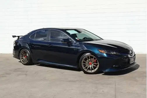 2018 Toyota Camry LE FWD photo