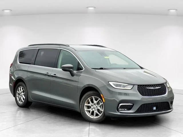 2022 Chrysler Pacifica Minivan Touring L FWD photo