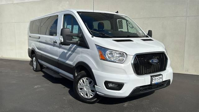 2022 Ford Transit Passenger Wagon XLT RWD photo