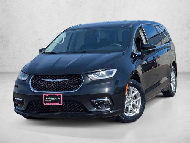 2023 Chrysler Pacifica Minivan Touring L FWD photo