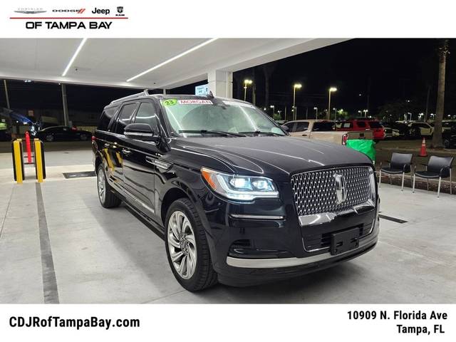 2023 Lincoln Navigator L Reserve RWD photo