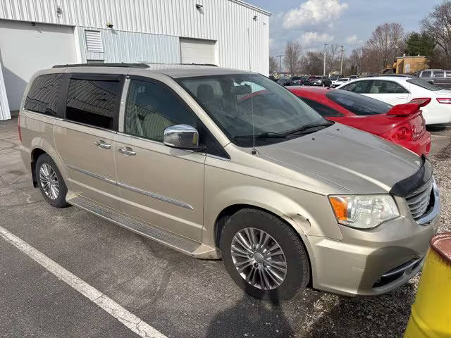 2015 Chrysler Town and Country Touring-L FWD photo