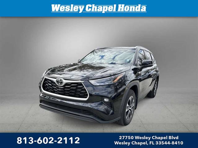 2022 Toyota Highlander XLE AWD photo
