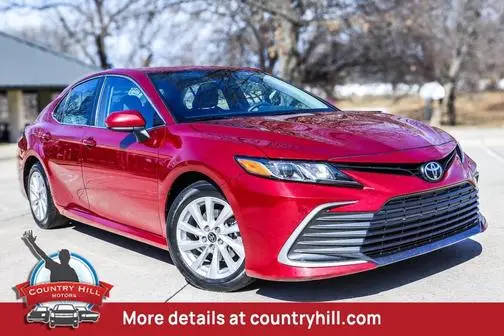 2022 Toyota Camry LE FWD photo