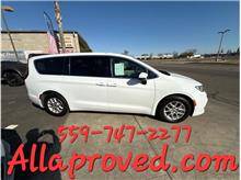 2023 Chrysler Pacifica Minivan Touring L FWD photo