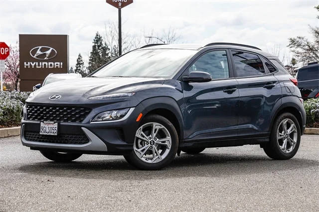 2023 Hyundai Kona SEL FWD photo