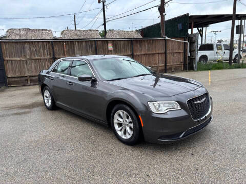 2015 Chrysler 300 Limited RWD photo