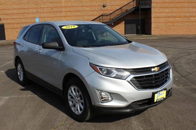 2019 Chevrolet Equinox LS FWD photo