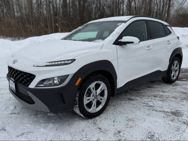 2022 Hyundai Kona SEL AWD photo
