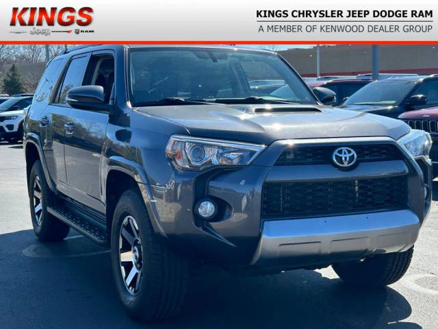 2018 Toyota 4Runner SR5 4WD photo