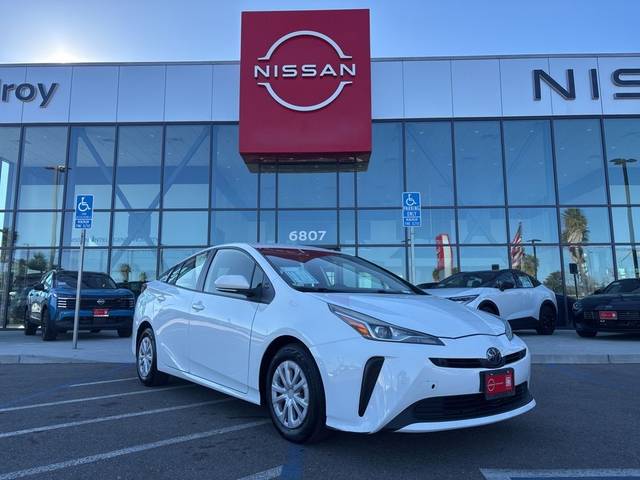 2022 Toyota Prius L Eco FWD photo