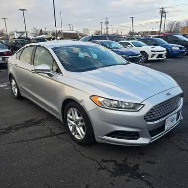 2016 Ford Fusion SE FWD photo