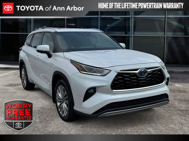 2023 Toyota Highlander Hybrid Platinum AWD photo