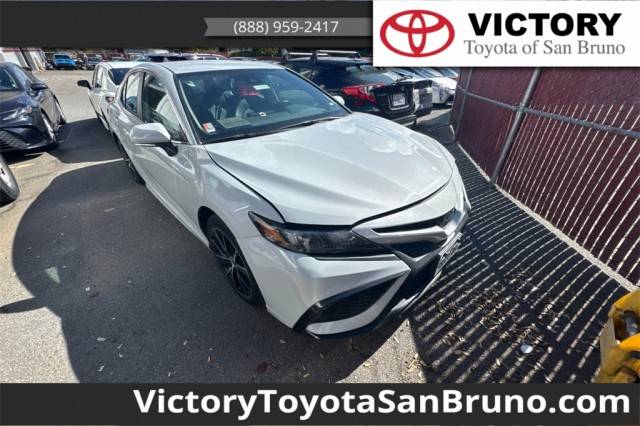 2023 Toyota Camry SE FWD photo